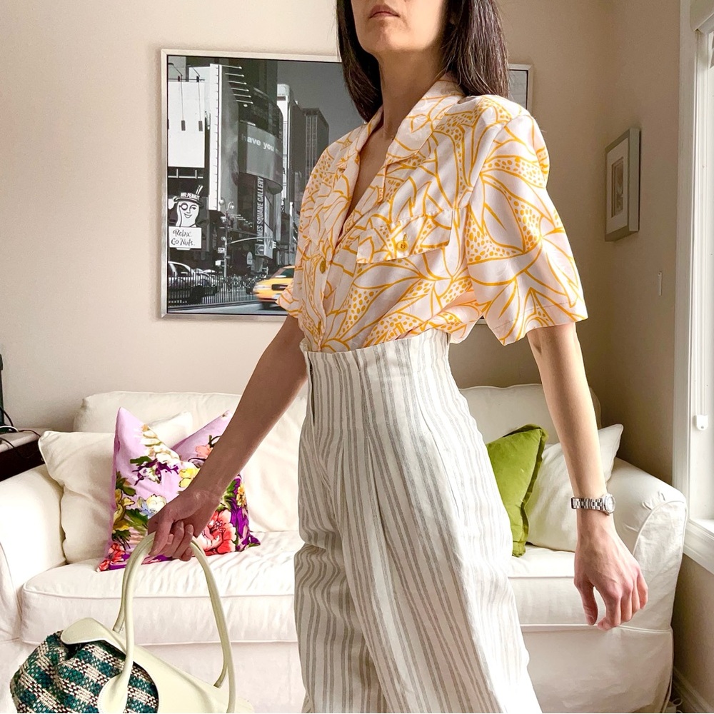 Vintage flowy short sleeve button down shirt - Picture 2 of 11
